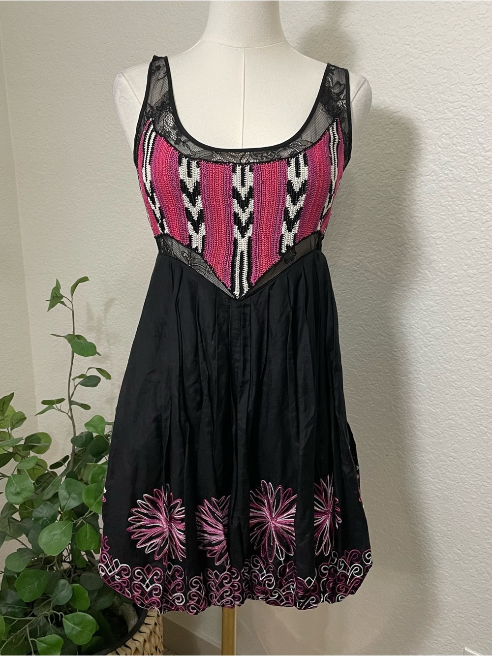 Bebe Pink & Black Embroidered Lace Fit & Flare Dress Size M